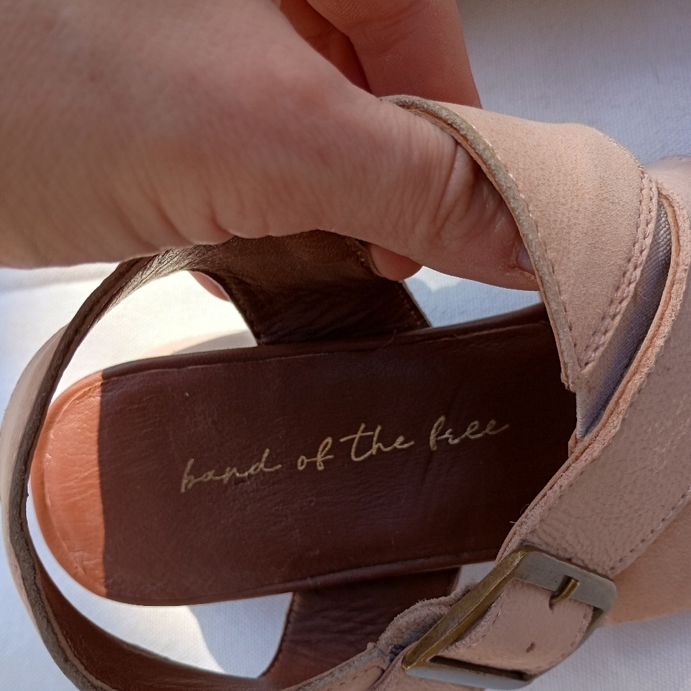 Band Of The Free Women's Tan Sandals_8.5 - Picture 4 of 9